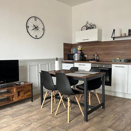 Appartement F1, Refait A Neuf, 150M De La Plage 东维尔莱班 外观 照片